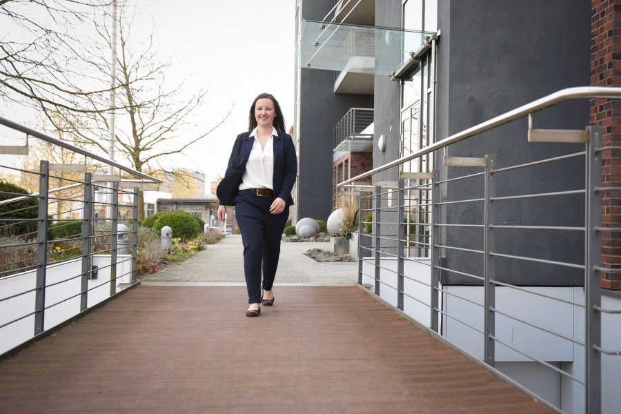 Corinna Lange auf dem Weg in die Hafencity Stade