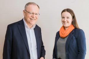 Landtagskandidatin Corinna Lange zusammen mit dem niedersächsischen Ministerpräsident Stephan Weil