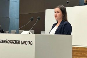 Corinna Lange spricht im Landtag