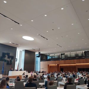 Jugendliche im Plenum des Niedersächsischen Landtages