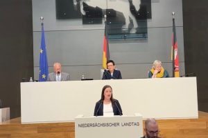 Corinna Lange spricht im Landtag